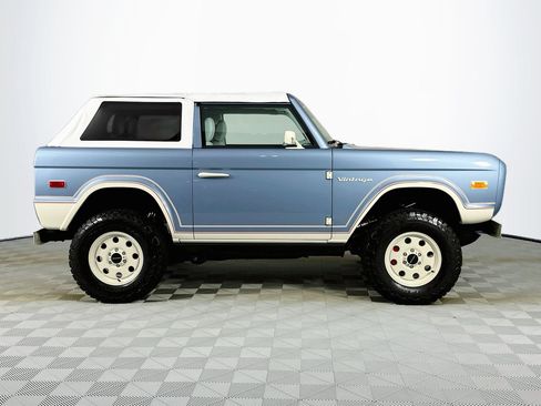 Used 2025 Ford Bronco Badlands AWD/4WD image 4