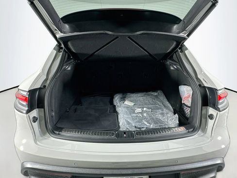 Certified 2026 Porsche Macan AWD/4WD image 28