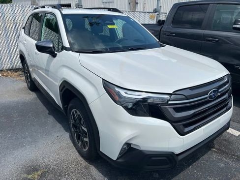 Used 2026 Subaru Forester Premium AWD/4WD image 3