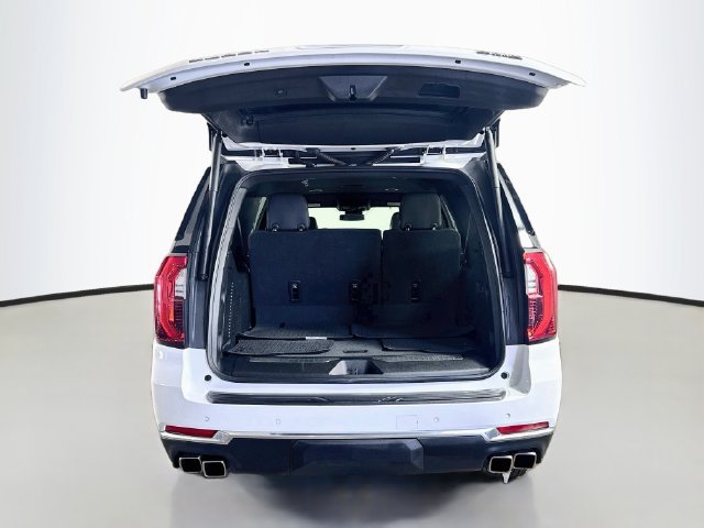 Used 2025 GMC Yukon XL Denali RWD image 34