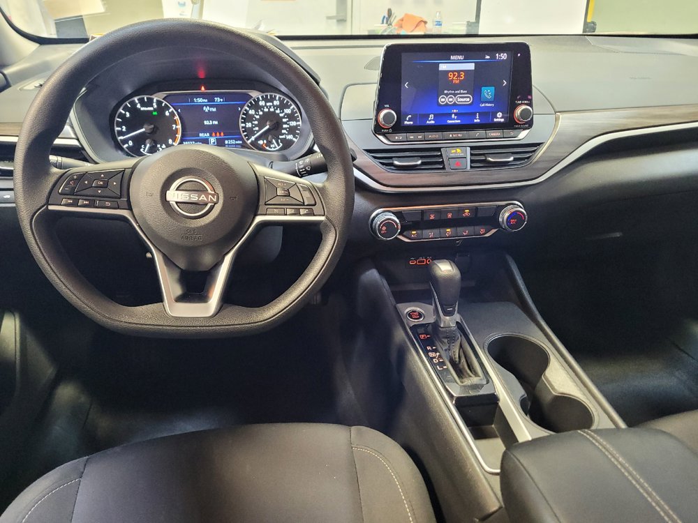 Used 2025 Nissan Altima 2.5 SV FWD image 22