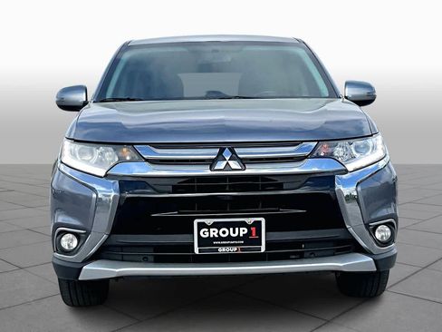 Used 2017 Mitsubishi Outlander SE AWD/4WD image 4