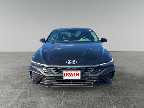 New 2025 Hyundai Elantra Sport image 8