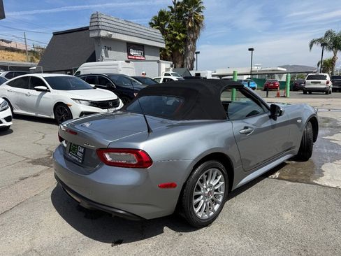 Used 2017 FIAT 124 Spider Classica image 7