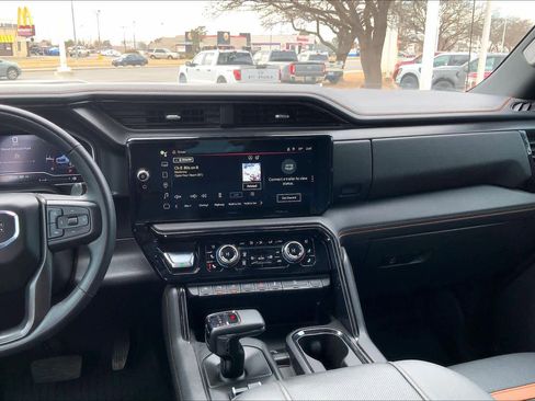 Used 2024 GMC Sierra 1500 AT4 w/ Technology Package image 6