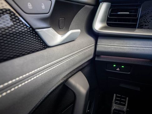 New 2026 Volkswagen Tiguan SE R-Line image 36