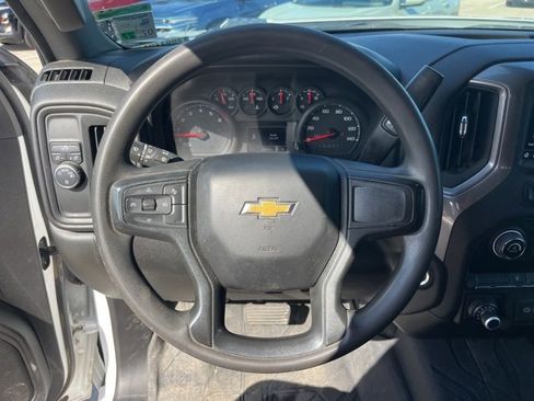Used 2024 Chevrolet Silverado 2500 Custom image 16