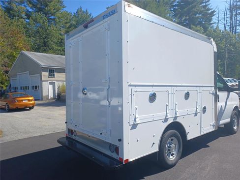 New 2025 Chevrolet Express 3500 w/ Power Convenience Package image 6