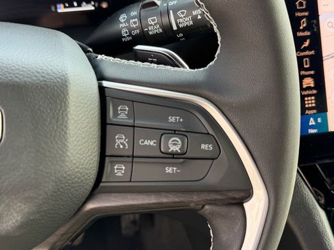 New 2026 Jeep Grand Cherokee Altitude AWD/4WD image 16