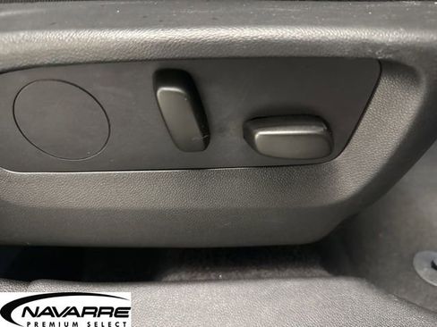 Used 2023 Buick Envision Essence image 30