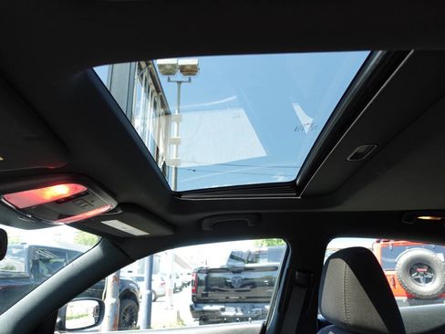 Used 2015 Dodge Charger SE w/ Power Sunroof Group AWD/4WD image 21