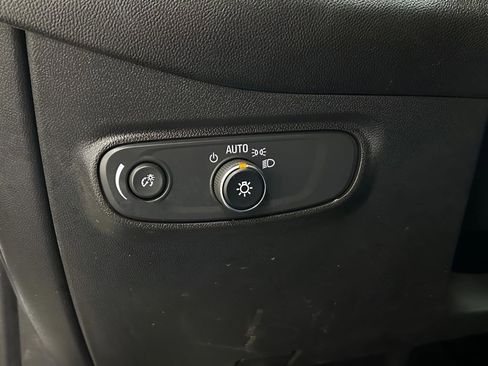 Used 2020 Chevrolet Equinox LT image 23