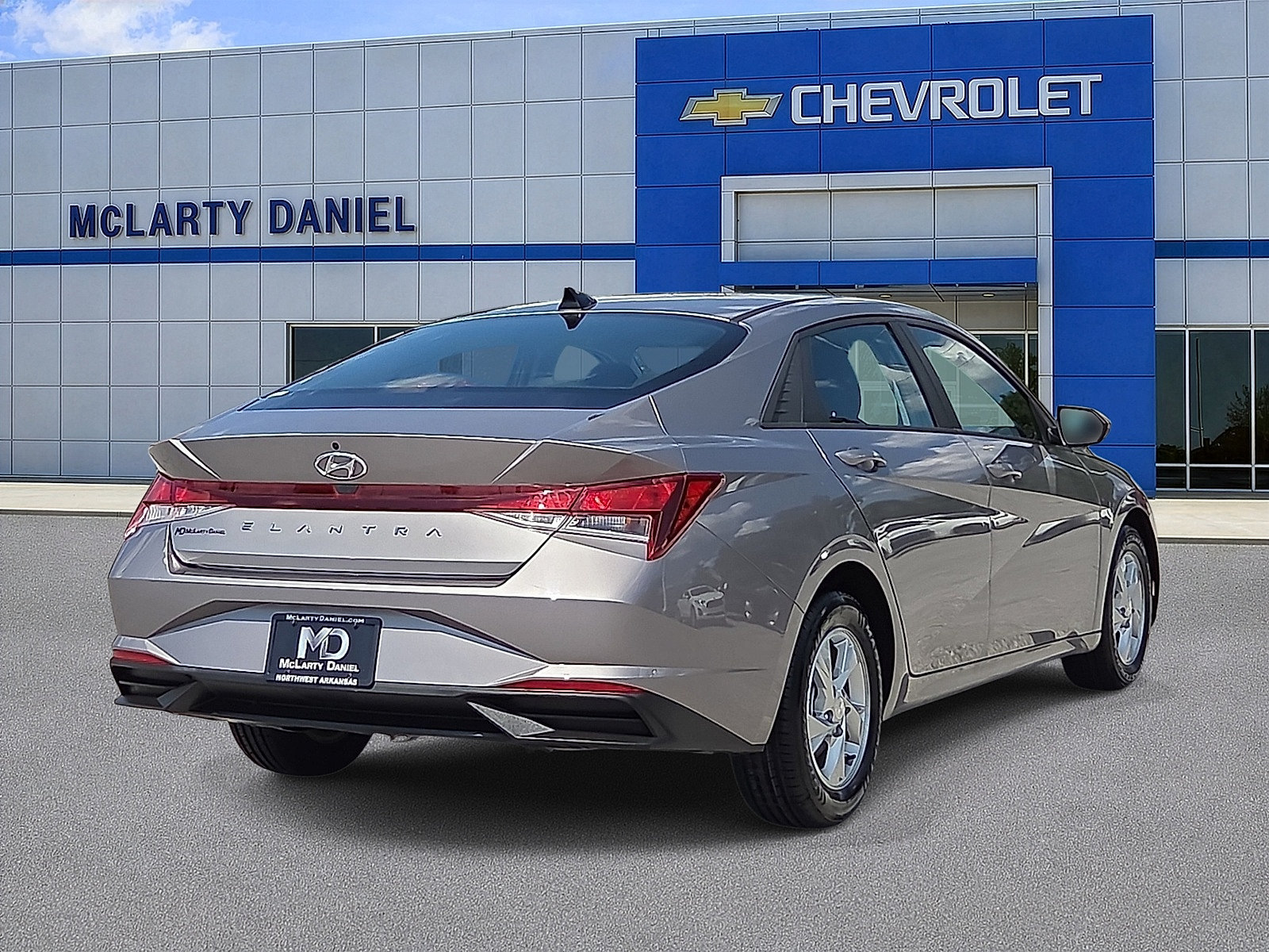 Used 2023 Hyundai Elantra SE FWD image 5