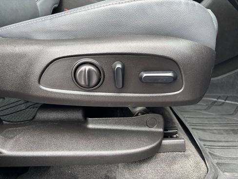Used 2019 Chevrolet Traverse Premier w/ Driver Confidence II Package FWD image 27