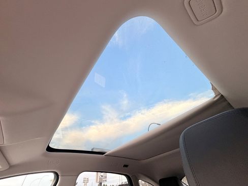 Used 2018 Jaguar E-PACE S image 21