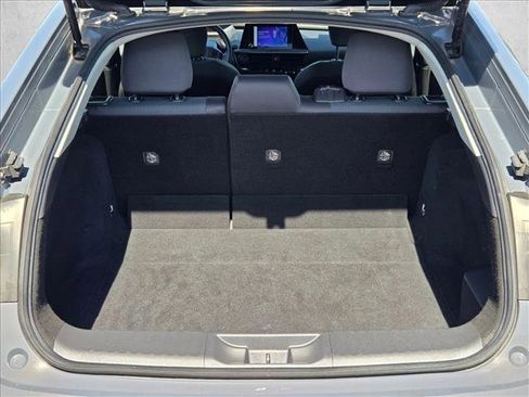 Used 2024 Toyota Prius LE image 6