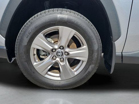 Used 2023 Toyota RAV4 XLE w/ Convenience Package FWD image 27