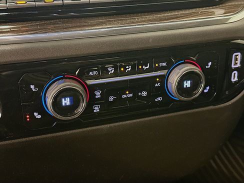 Used 2023 Chevrolet Silverado 1500 LT image 24