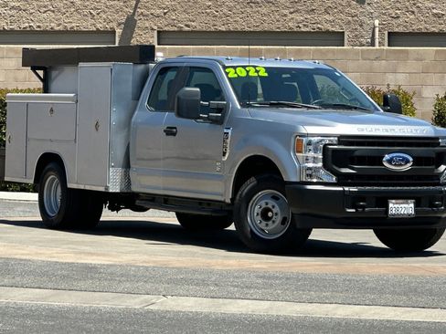 Used 2022 Ford F350 XL w/ Trailer Tow Package image 2