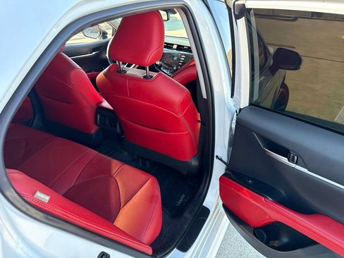 Used 2019 Toyota Camry XSE FWD image 13