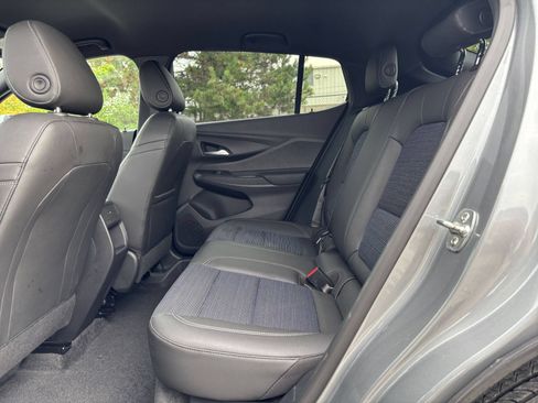 Used 2025 Buick Envista Preferred FWD image 21