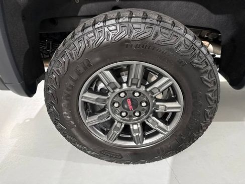 Used 2024 GMC Sierra 1500 AT4X AWD/4WD image 11