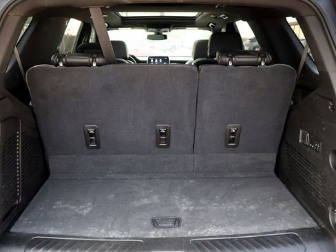 Used 2021 Chevrolet Tahoe LT w/ LT Signature Package image 12