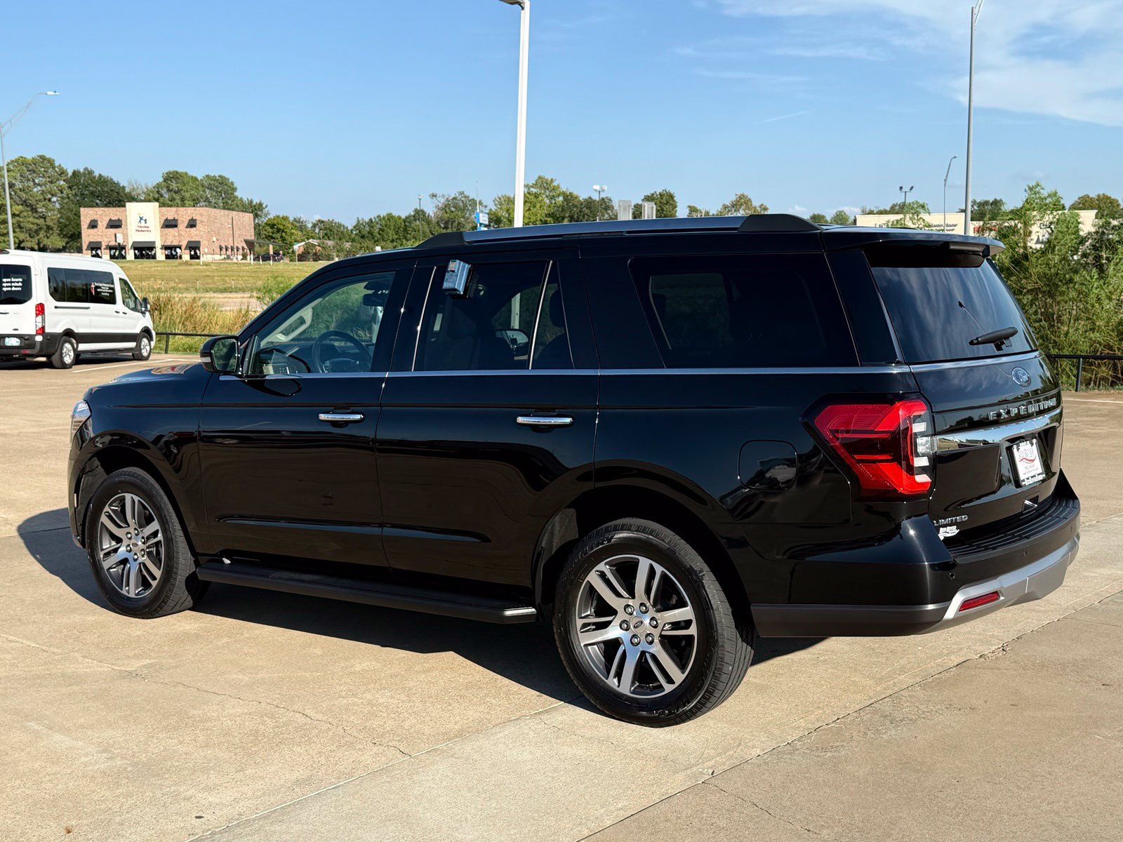 Used 2024 Ford Expedition Limited RWD image 7