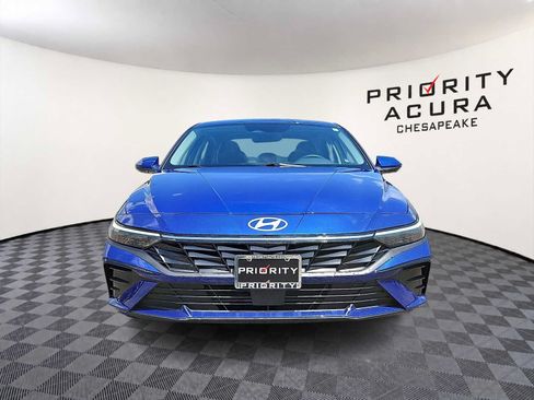 Used 2025 Hyundai Elantra SEL FWD image 2