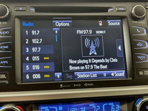 Used 2018 Toyota Highlander Limited FWD image 16