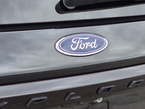 Used 2025 Ford Explorer ST-Line w/ ST-Line Street Pack image 23