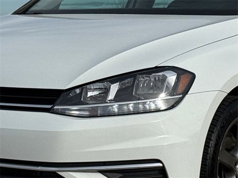 Used 2020 Volkswagen Golf 4-Door image 4