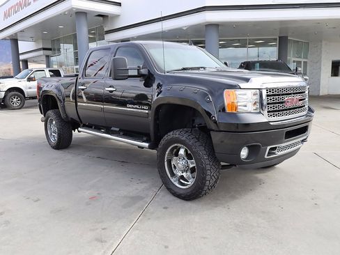 Used 2011 GMC Sierra 3500 Denali image 8