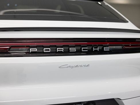 New 2024 Porsche Cayenne Coupe image 14