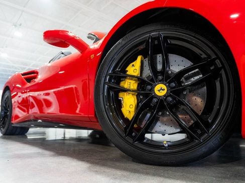 Used 2018 Ferrari 488 Spider RWD image 10