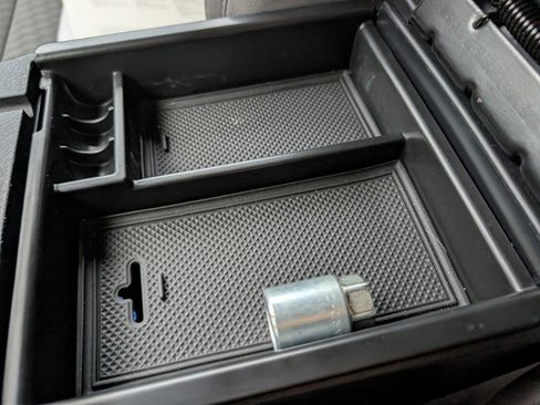 Used 2022 Toyota Tacoma SR image 28