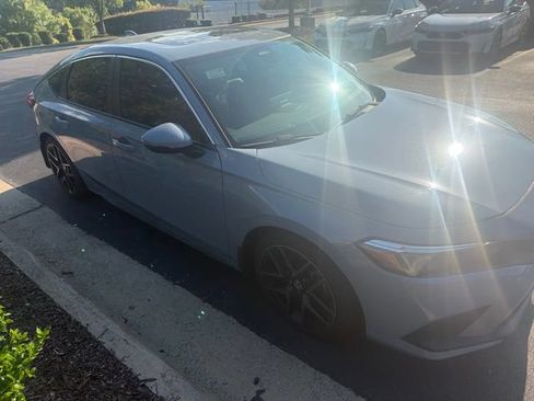 Used 2022 Honda Civic Sport Touring image 2