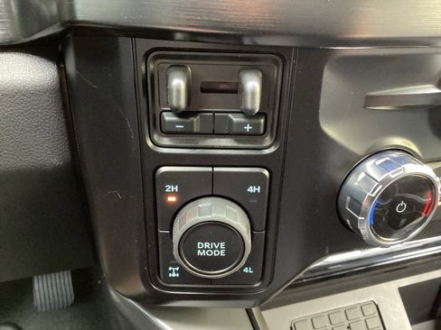 New 2026 Ford F250 Lariat w/ Black Appearance Package image 59