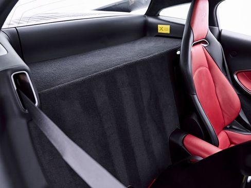 Used 2024 McLaren Artura RWD image 58