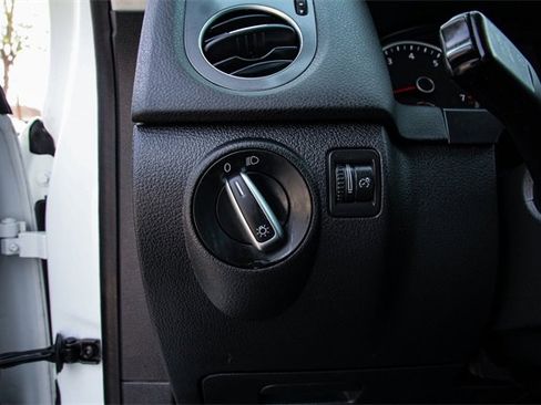 Used 2018 Volkswagen Tiguan Limited image 16