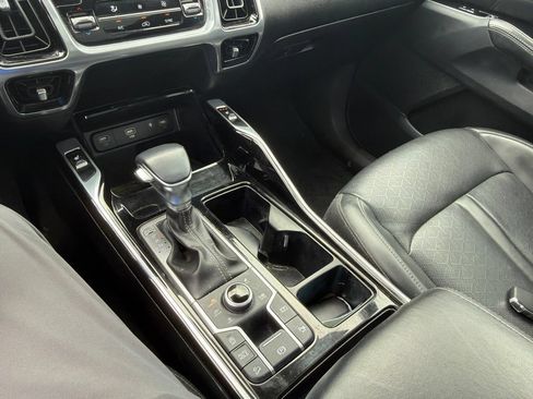 Certified 2023 Kia Sorento SX AWD/4WD image 19