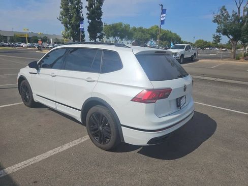 Used 2022 Volkswagen Tiguan SE R-Line FWD image 5