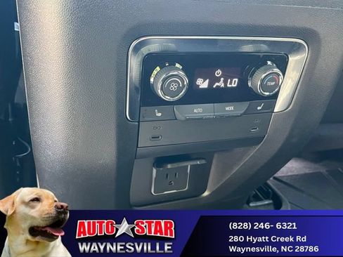 Used 2025 Chevrolet Suburban Premier AWD/4WD image 26
