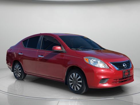 Used 2014 Nissan Versa SV FWD image 38