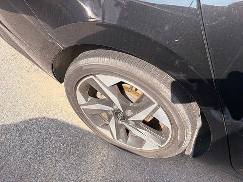 Used 2023 Hyundai Elantra Limited FWD image 20