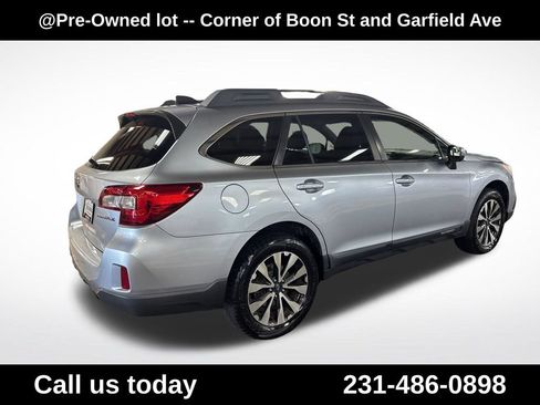 Used 2016 Subaru Outback 2.5i Limited AWD/4WD image 5