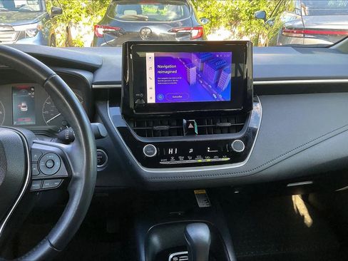 Used 2024 Toyota Corolla SE w/ SE Package image 7