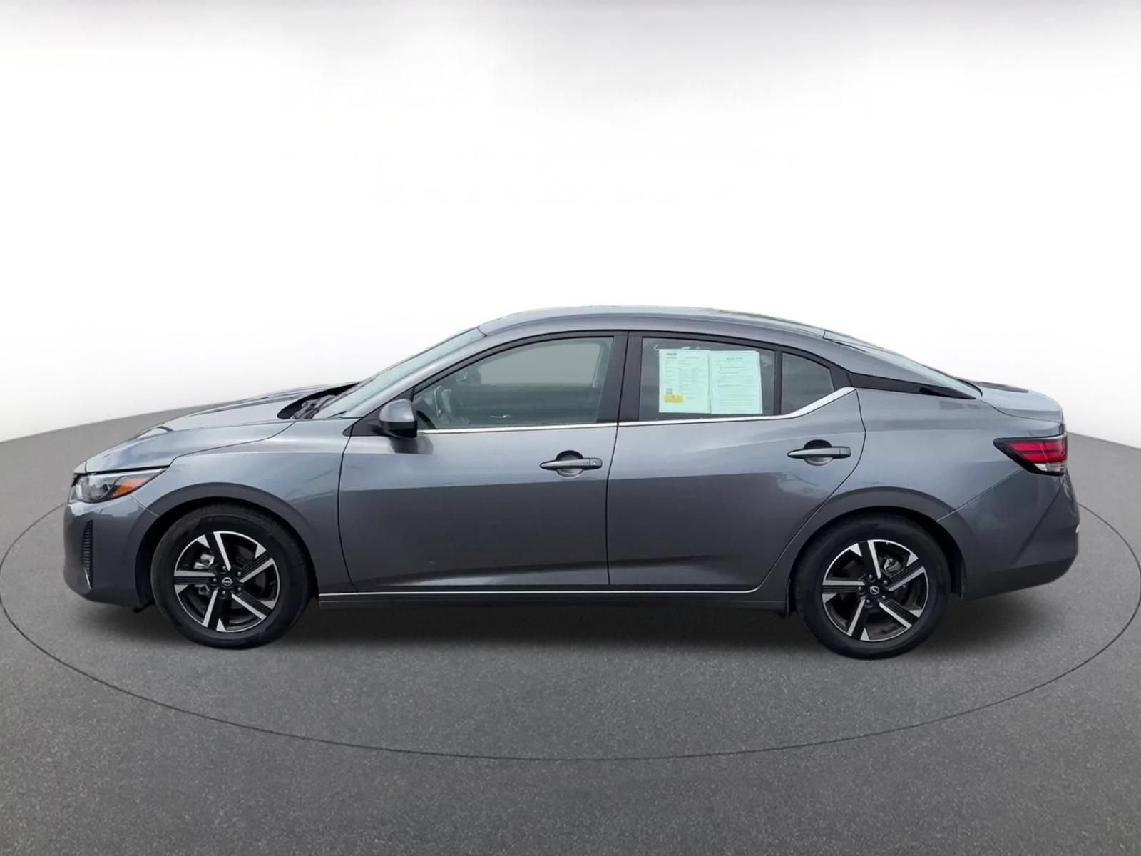 Used 2025 Nissan Sentra SV FWD image 8