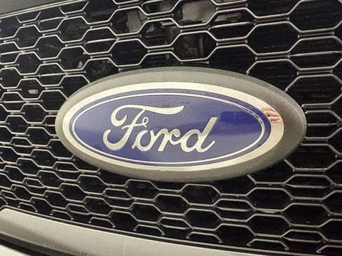 Used 2019 Ford F150 Lariat w/ Equipment Group 502A Luxury AWD/4WD image 10