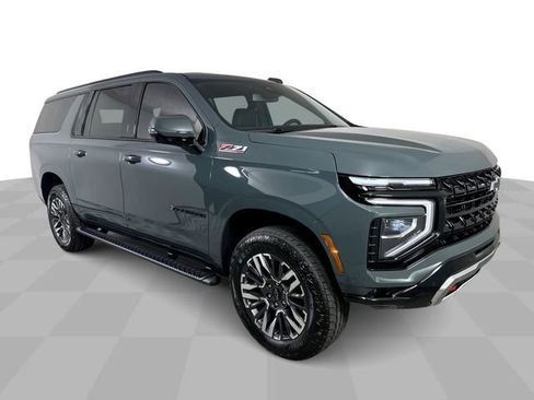 New 2026 Chevrolet Suburban Z71 w/ Comfort Package AWD/4WD image 2